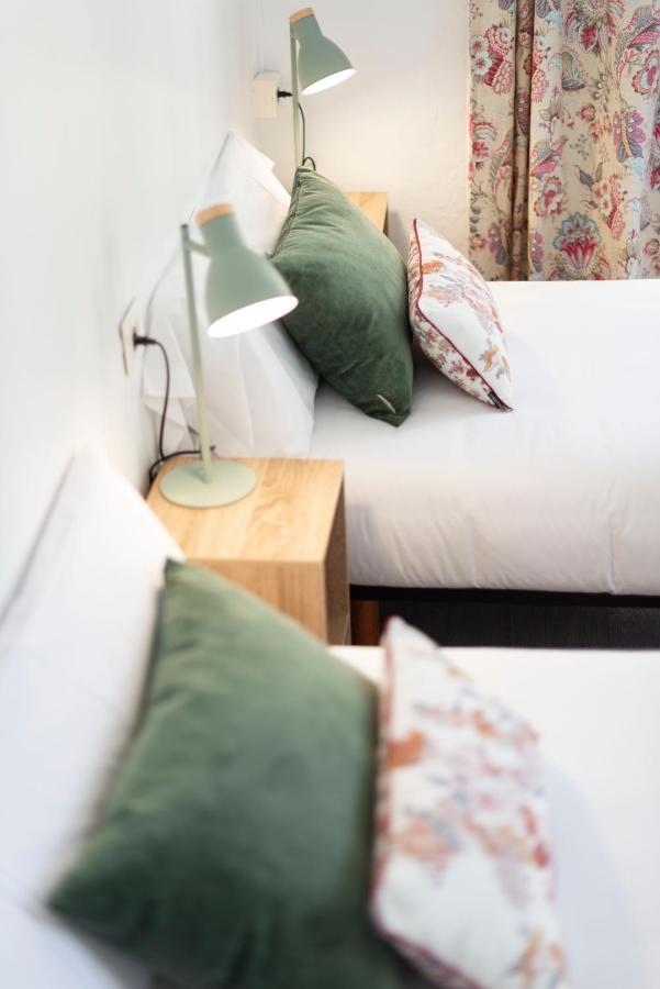 Hostal Santa Cruz Santiago de Compostela Ngoại thất bức ảnh
